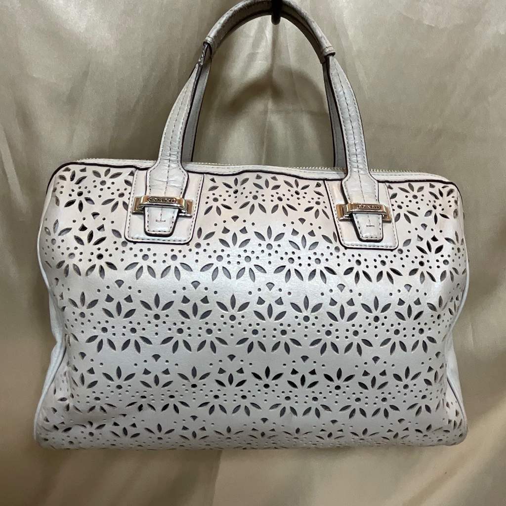 Coach Off White/Light Gray Cut Out Design Dual Handle Bag . 10-H9ca